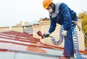 Signs It Is Time to Hire Commercial Painters for Your Business