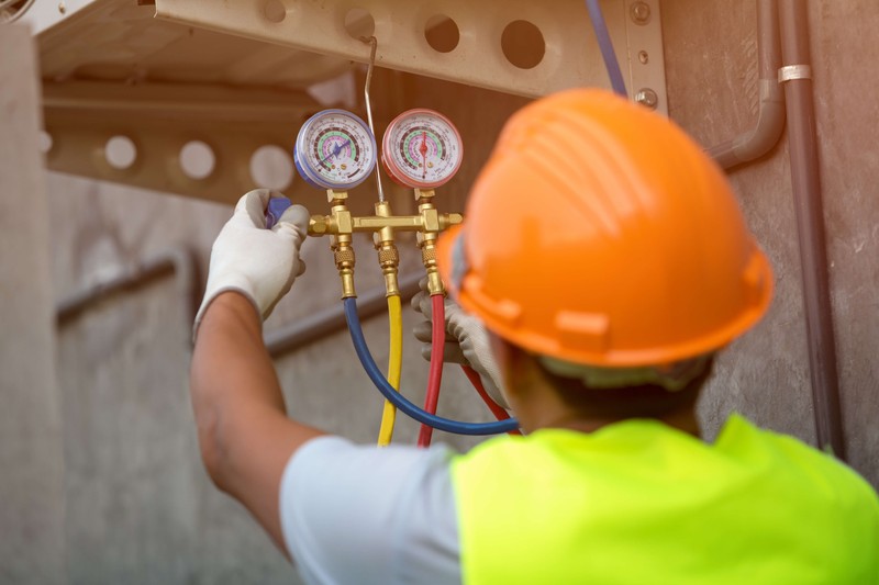 How a Licensed HVAC Contractor Improves System Efficiency
