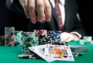Simple strategies to chơi poker for steady growth