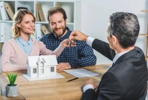 Business and Real Estate Lawyer Helping Companies Avoid Risks