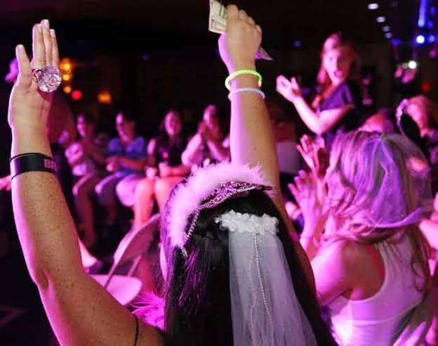 Exotic Dancer San Diego: Enhance Your Special Celebration.