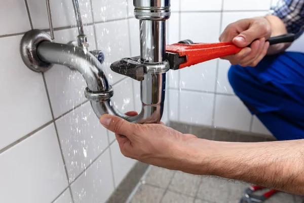Understanding When a Plumbing Problem Requires Expert Help